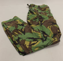 Load image into Gallery viewer, 1980 NZ New Zealand Defence Force Combat Pants Trousers - Size: 8 (Waist: 34")