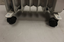 Load image into Gallery viewer, Pelonis Electric Oil Filled Radiator Heater - 1500 Watt - Used