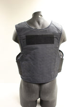 Load image into Gallery viewer, Safariland V1 Overt Carrier - Side Opening - Black - Medium - Used