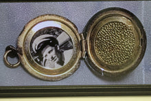 Load image into Gallery viewer, Vintage US Navy Anchor Sweetheart Locket - Used