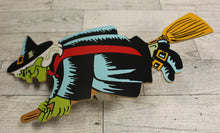 Load image into Gallery viewer, Vintage 1987 MSR Imports Halloween Flying Wicked Witch Shelf Decoration Plaque