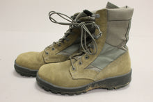 Load image into Gallery viewer, US Air Force Vibraum ASTMF2413 Boots - Size: 7-1/2 W - Used