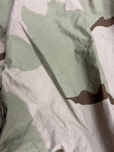Load image into Gallery viewer, Military Issued Cold Weather Parka - Desert Camo - Medium Short - Used