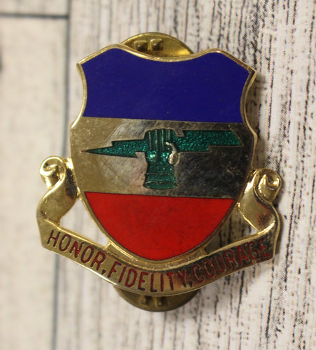 US Army 73rd Armored Cavalry Pin Crest - Honor, Fidelity, Courage - Used