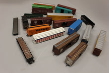 Load image into Gallery viewer, Lot of 18 Vintage Train Cars - Some for Parts - Used