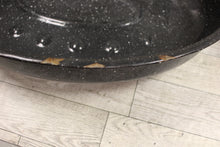 Load image into Gallery viewer, Vintage 16" Black Enamel Speckle Oval Roasting Pan with Lid - Used