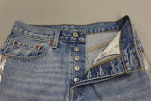 Load image into Gallery viewer, Levi Men's 501 Blue Jeans - 32 x 30 - Used