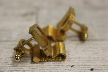 Load image into Gallery viewer, Vintage Dante &quot;D&quot; Monogram Initial Letter Mesh Wraparound Cuff Links - Used