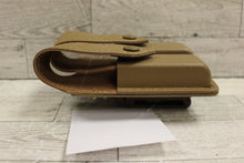Load image into Gallery viewer, Safariland 77 Double Snap Magazine Holder - Coyote - Used