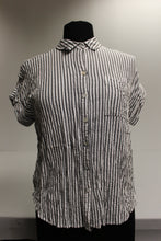 Load image into Gallery viewer, Jane &amp; Delancey Women's Button-Down Shirt - Medium - Used