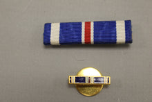 Load image into Gallery viewer, WWII US Distinguished Flying Cross Medal Set - Used