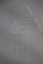 Load image into Gallery viewer, 2 Quart Twist Top Food Storage - 8 cups - Used