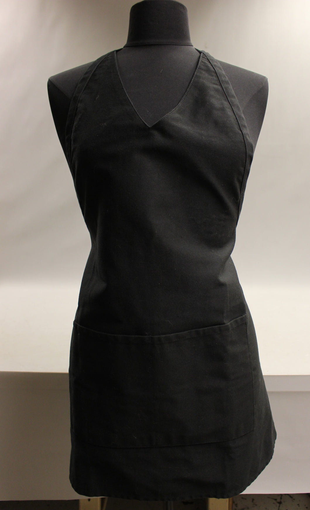 Fame Fabrics Adjustable V Neck Black Apron - F23 - Used