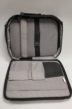 Load image into Gallery viewer, Targus Notepack Laptop Carrying Case Bag w/o Shoulder Strap - 15.4&quot; - GSA-OCN1