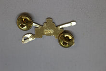 Load image into Gallery viewer, US Army Armor Officer Pin -Used