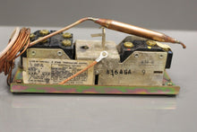 Load image into Gallery viewer, Johnson Controls Thermostatis Switch, NSN 5930-00-551-0458, P/N A36AGA-9C