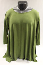 Load image into Gallery viewer, Gamiss 3/4 Sleeve Shirt For Women Size Large -Green -New