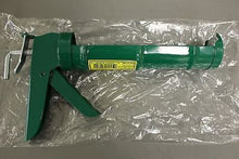 Load image into Gallery viewer, Newborn Brothers 1/10 Gallon Smooth Rod Caulking Gun - Model 22 - New