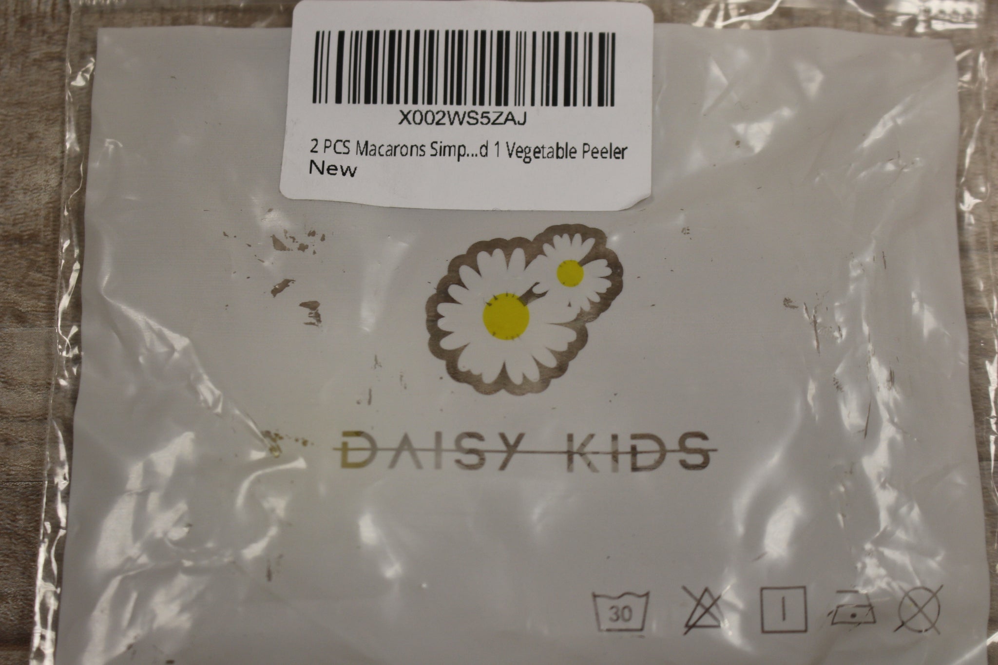 Two Pack Daisy Kids Vegetable Peeler -Pink/Blue -Grey/Black -New