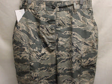 Load image into Gallery viewer, USAF Women&#39;s Utility Trousers, Digital Tiger, 14 R, NSN 8410-01-598-7600, New