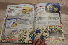 Load image into Gallery viewer, 100 Facts Seashore Softback Children&#39;s Learning Book -Used