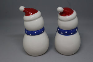 Sledding Hill 07 Holiday Snowman Salt & Pepper Shaker Christmas -Used