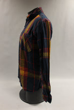 Load image into Gallery viewer, Levi Strauss Men&#39;s Plaid Button Up Shirt Size Medium -Used