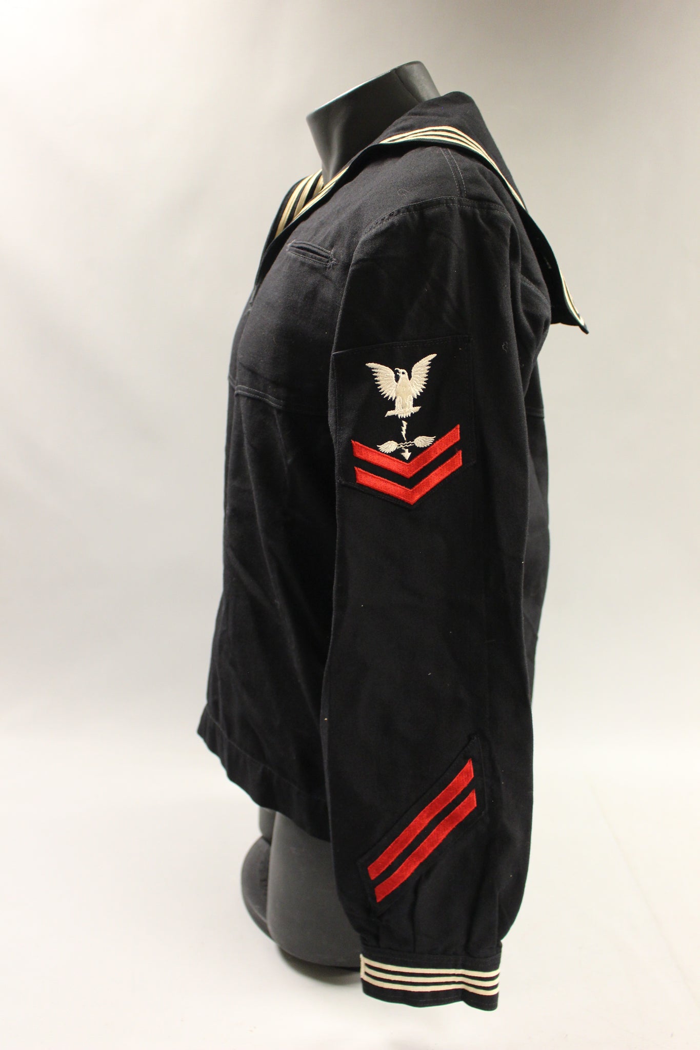 U.S. Navy Man's Blue Dress Jumper- Size: 42L - Used Military Steals and Surplus U.S. Navy Man's Blue Dress Jumper- Size: 42L - Used Military Steals and Surplus