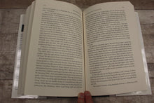 Load image into Gallery viewer, The World Is Flat By Thomas L. Friedman -Used