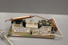 Load image into Gallery viewer, Johnson Controls Thermostatis Switch, NSN 5930-00-551-0458, P/N A36AGA-9C