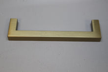 Load image into Gallery viewer, Emetek Warwick 5&quot; Cabinet Pull 86706US4 -Satin Brass -New