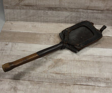 Load image into Gallery viewer, WWII German M31 Square-Head Entrenching Tool Shovel With Leather Cover