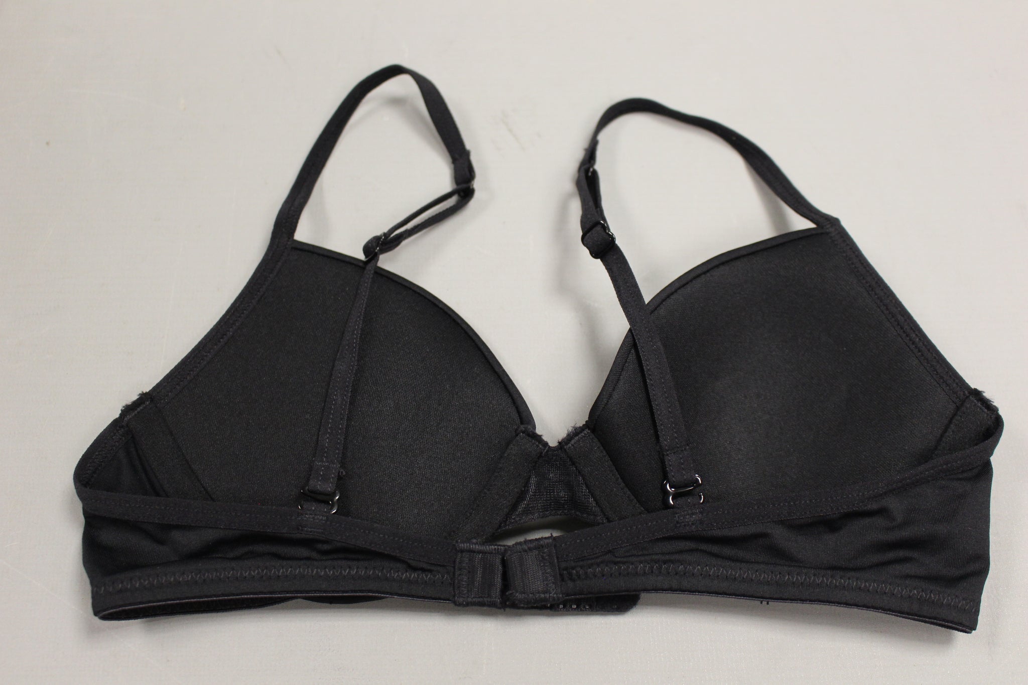 Hanes MHH126 Girls Bra 32/m Black Underwire Padded Bra - Used – Military  Steals and Surplus