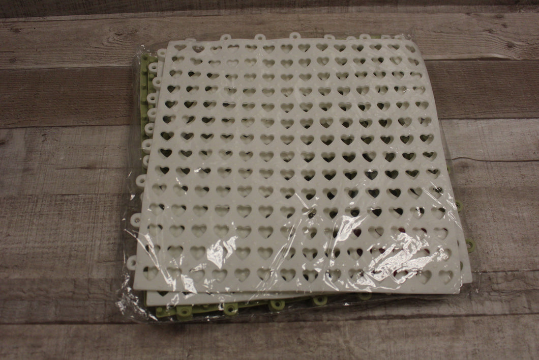 4-Pack Interlocking Rubber Floor Tiles Heart Shaped Bathroom Pool -Green -New