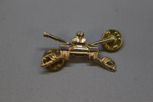 Load image into Gallery viewer, US Army Armor Officer Pin -Used