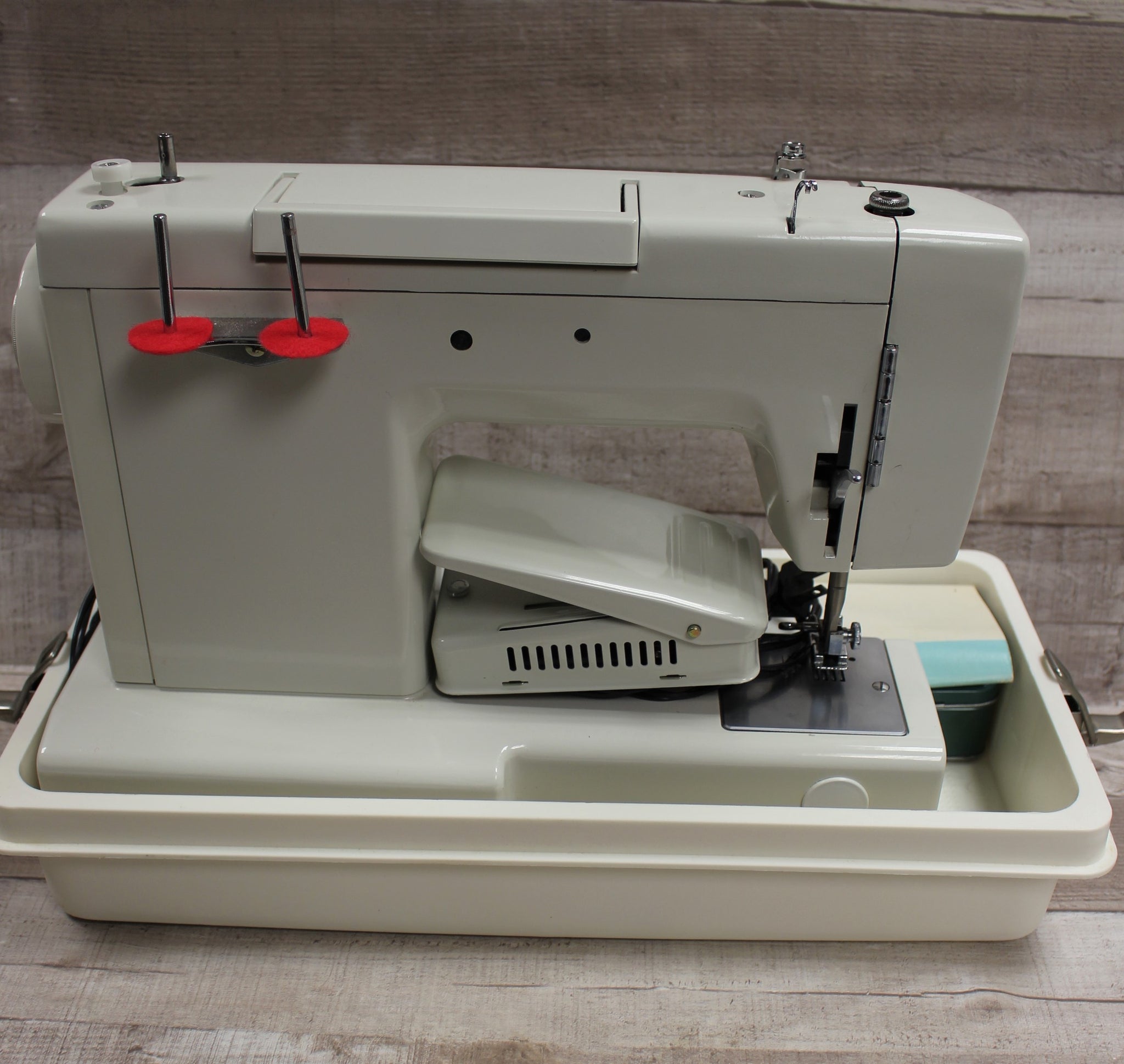 White 1405 Sewing Machine with Pedal, Accessories, Manual, & Storage - –  Military Steals and Surplus