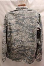 Load image into Gallery viewer, USAF Men&#39;s Utility Coat, Digital Tiger, Size: 44L, NSN: 8415-01-536-4591, New!