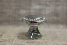 Load image into Gallery viewer, Wisdom Stone Isabel 1-1/4&quot; Chrome With Clear Crystal Knob -New