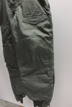 Load image into Gallery viewer, Type F-1B Extreme Cold Weather Trousers - Size: 32 - 8415-00-394-3609 - Used
