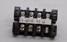 Load image into Gallery viewer, Buchanan Electrical Co. One Piece Terminal Block, B104