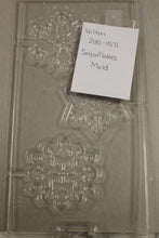 Load image into Gallery viewer, Wilton 2115-1571 Snowflakes Mold - Used