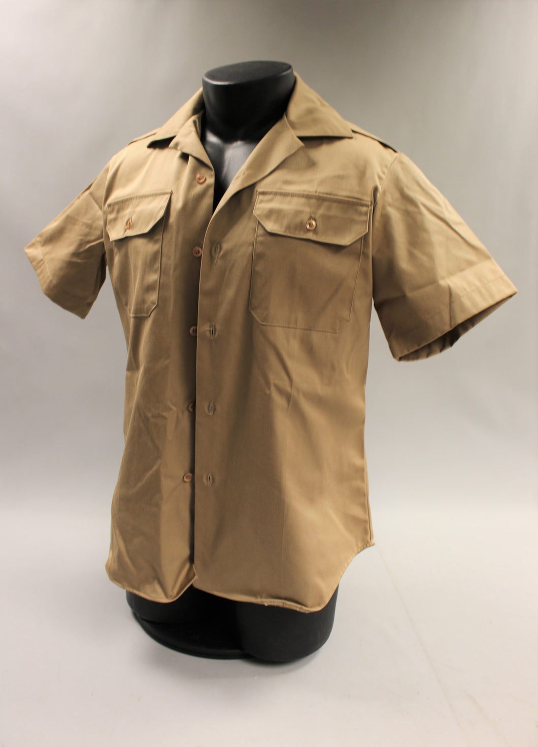 Men's Army Tan Short Sleeve Shirt - Size Medium -Used