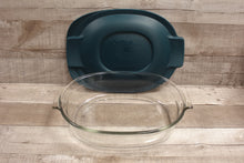 Load image into Gallery viewer, Pyrex Corning for Ovens Glass Baking Dish Pan Roaster with Plastic Lid - Green