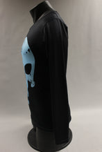 Load image into Gallery viewer, Men's Punisher Skull Logo Stretchy Workout Shirt Size Medium -Black -Used